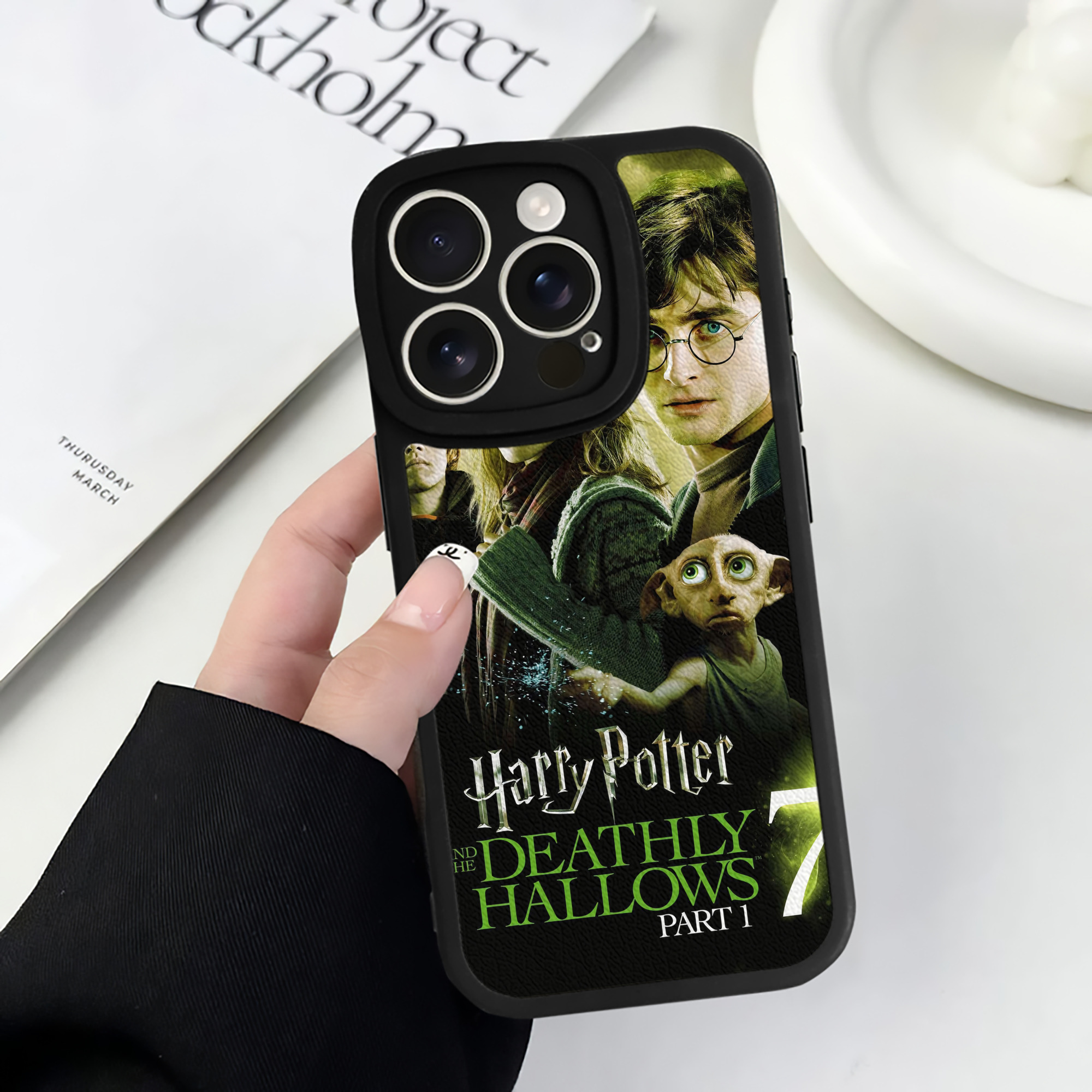 （画像用） Harry Potter ハリー・ポッターシリーズ 【iPhone 16シリーズ対応】シリコンスマホケース（レザー調） 材質：シリコン